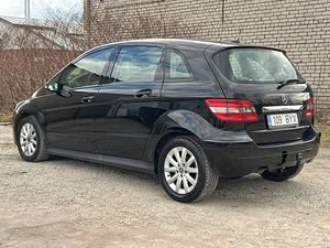 MERCEDES-BENZ B 180 CDI (6 фото из 10)
