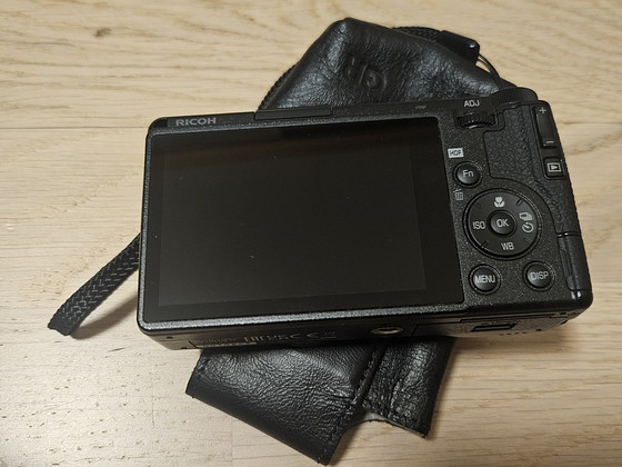 Ricoh GR IV HDF