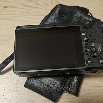 Ricoh GR IV HDF