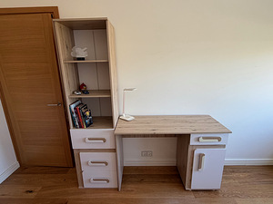 Шкаф+стол (3 фото из 3)