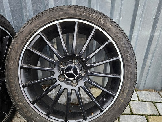 R18