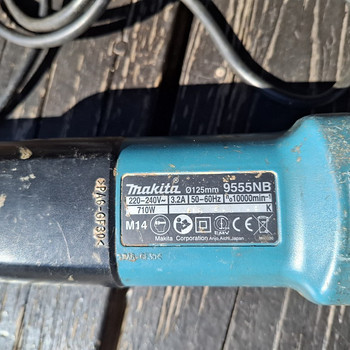 Makita 9555NB на запчасти