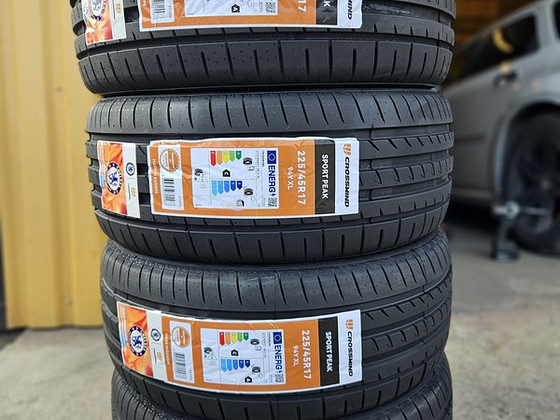 225 45 R 17 Crosswind Sport Peak ( by Michelin )