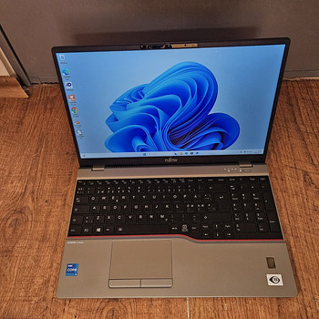 Fujitsu Lifebook U7511