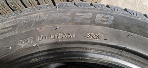 Зимние шины (3 фото из 4)