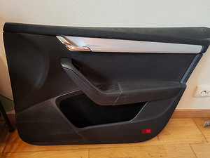 Skoda esiukse sisu (3 foto / 3)