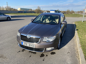 Продам Skoda Superb (3 фото из 8)