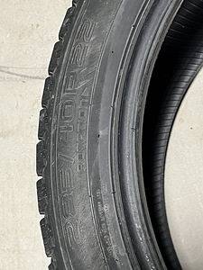 Nokian Hakkapeliitta R3 SUV 285/40/22 (4 foto / 5)