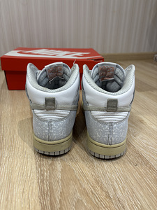 Женские кроссовки Nike (3 фото из 8)