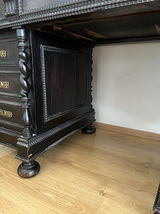 Письменный стол (8 фото из 10)