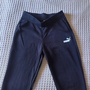 Новые женские брюки PUMA Essentials (прямой крой, без флиса) (1 фото из 7)
