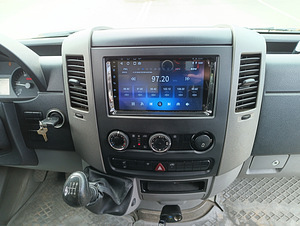 Mercedes-Benz Sprinter (7 фото из 13)