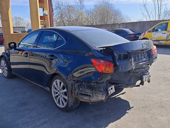 Lexus is250 varuosadeks