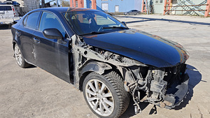 Lexus is250 varuosadeks (3 foto / 4)