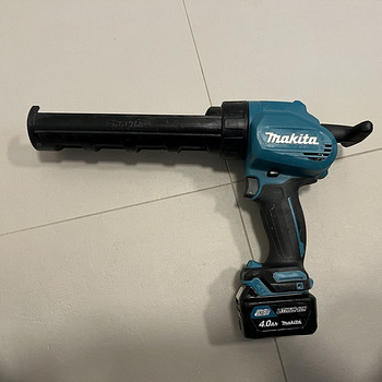 Makita akusilikoonipüstol + aku