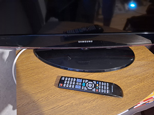SAMSUNG teler (3 foto / 3)