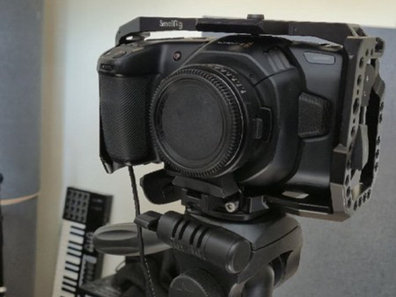 Blackmagic 4k (BMPCC 4K) + SmallRig, аккумуляторы, Sigma 15-