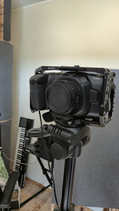 Blackmagic 4k (BMPCC 4K) + SmallRig, аккумуляторы, Sigma 15- (1 фото из 10)