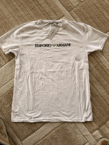 Armani (1 foto / 6)