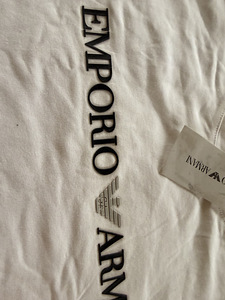 Armani (2 foto / 6)