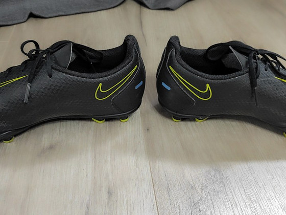 Футбольные бутсы 37,5 Nike Phantom