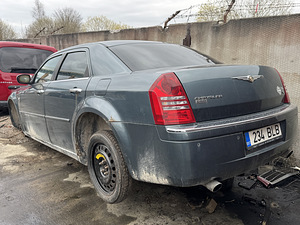 Chrysler 300c varuosadeks (3 foto / 6)