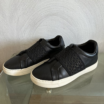 Calvin Klein tossud!