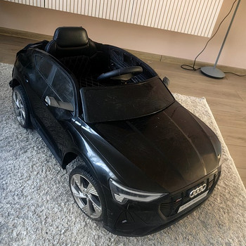 Электромобиль audi e-tron 4x4