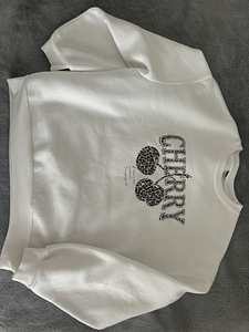 Женская одежда (2 фото из 3)