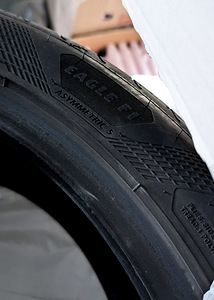 Б/у летние шины Goodyear 235/45 R18 98Y — 2 шт (5 фото из 8)