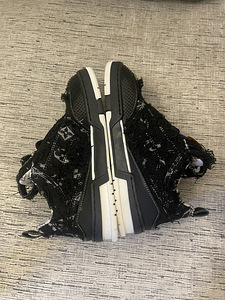 Black LV skates (4 фото из 8)