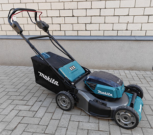 Аккумуляторная газонокосилка Makita DLM532 (1 фото из 2)