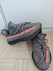 Adidas YEEZY BOOST 350 V2 Tossud 37,5 suurus (1 foto / 4)