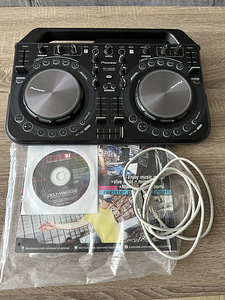 Pioneer DDJ-WEGO 2 (1 фото из 3)