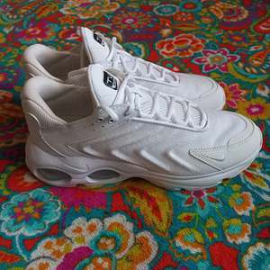 Кроссовки Nike Air Max (2 фото из 5)