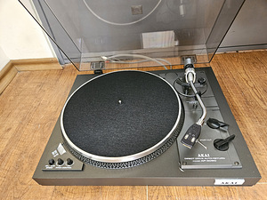Akai Akai AP-206 2-Speed Direct-Drive Turntable (2 foto / 5)