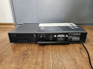 NAD 4130 AM / FM стерео тюнер (3 фото из 3)