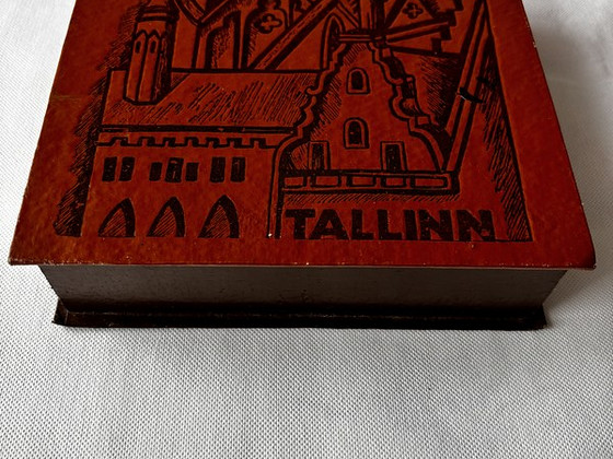 Tallinna vintage suveniirkarp, nahkkattega / Винтажная шкату