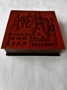 Tallinna vintage suveniirkarp, nahkkattega (1 foto / 2)