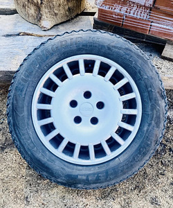 R15 SAAB suverehvid+veljed+naastrehvid (1 foto / 1)