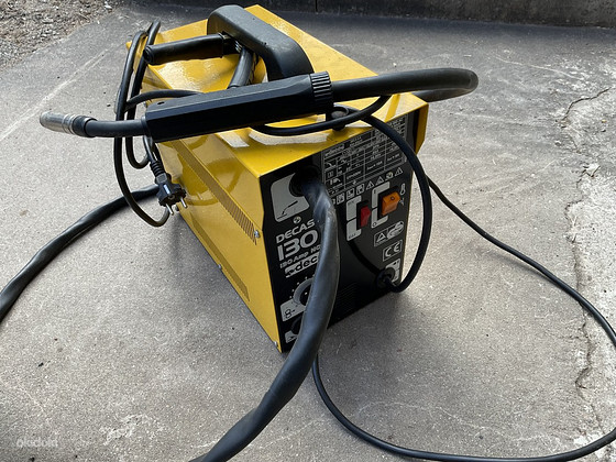 Poolautomaatne keevitusseade