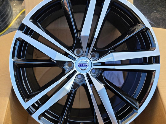 Новые диски R20 5x108 для Volvo