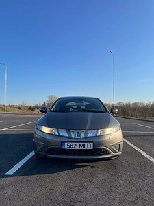 Honda Civic 2008 (3 фото из 7)
