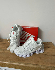 Nike Shox 42-44 (1 foto / 2)