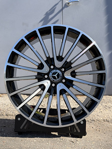 21" диски Mercedes-Benz AMG 5x112 (одинаковой ширины) (1 фото из 10)