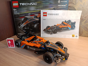 LEGO Technic NEOM McLaren Формула (4 фото из 5)