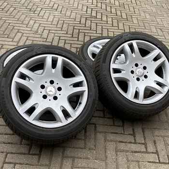 Литые диски Mercedes + шины с ламелями