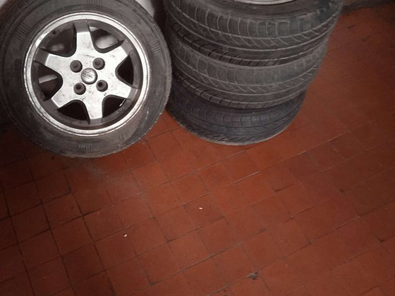 Mazda 323 alumiiniumvaluveljed koos rehvidega R14x4
