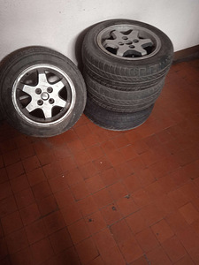 Mazda 323 alumiiniumvaluveljed koos rehvidega R14x4 (1 foto / 1)