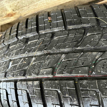 Land Rover / Range Rover varuratas rehviga